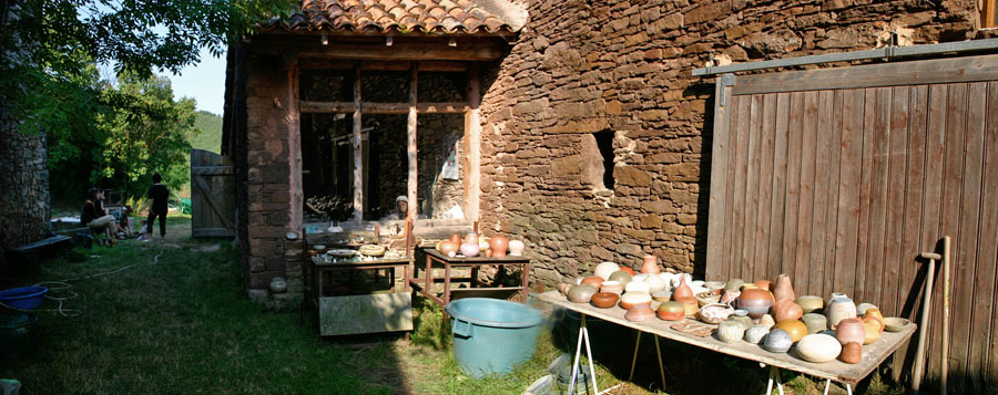 vue panoramique de l'atelier Poterie de Lucante