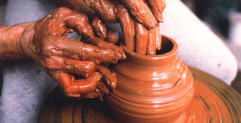 Poterie de Lucante, photo quatre mains
